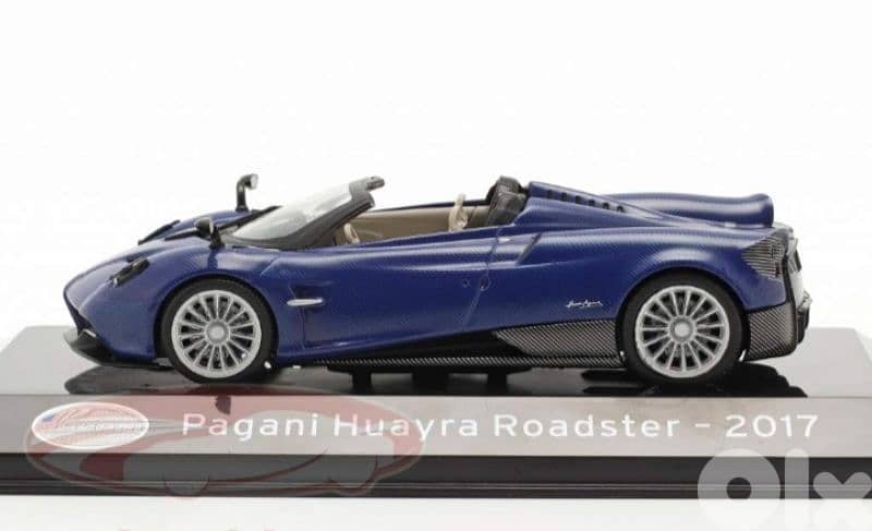 Pagani Huayra Roadster 2017 diecast car model 1;43. 2