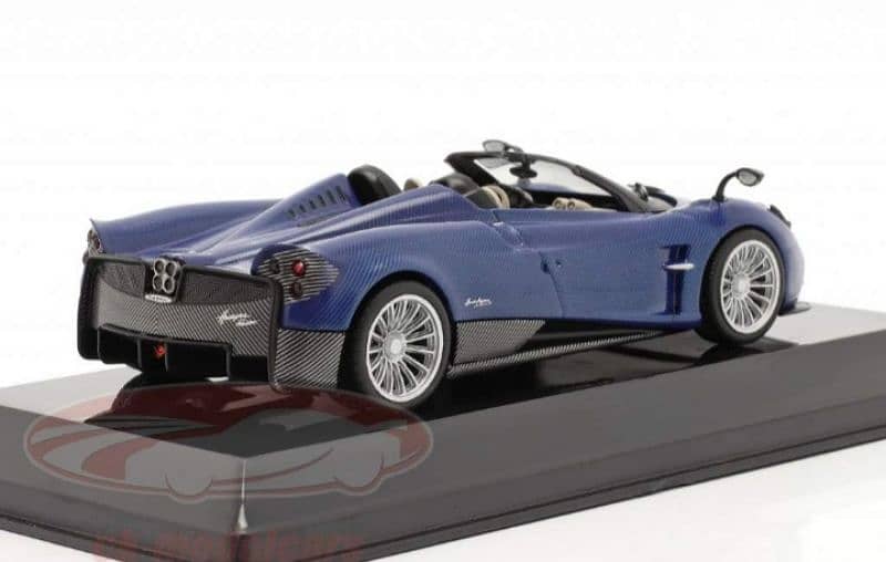 Pagani Huayra Roadster 2017 diecast car model 1;43. 3