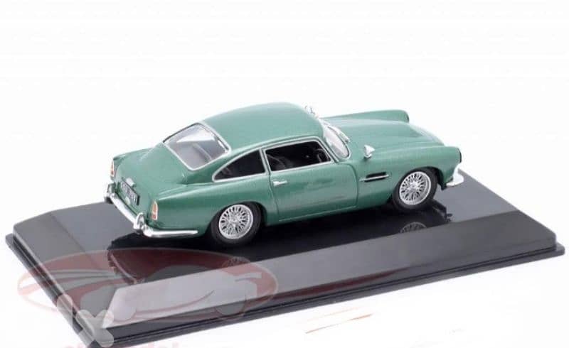 Aston Martin DB4 1958 diecast car model 1;43. 4