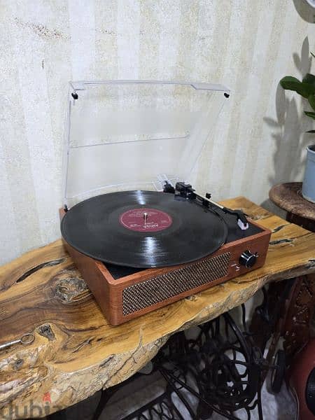 Turntable,  vinyl record player  مشغل اسطوانات 1