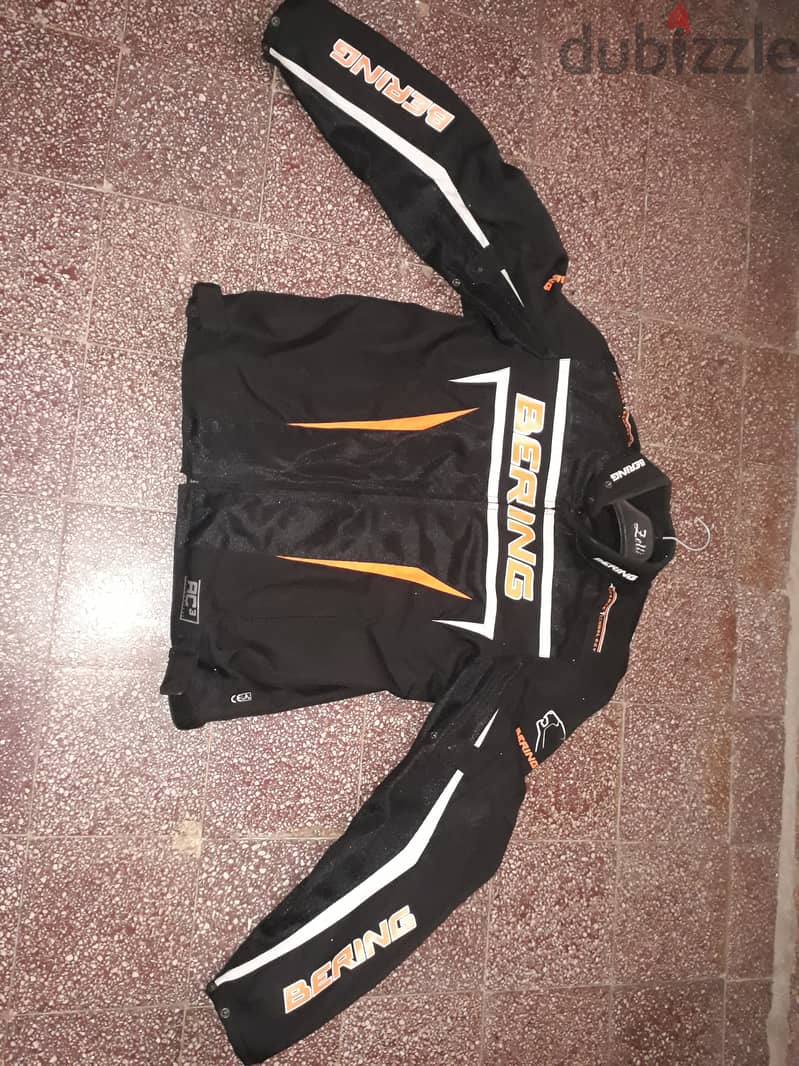 Jacket like new. size large 0