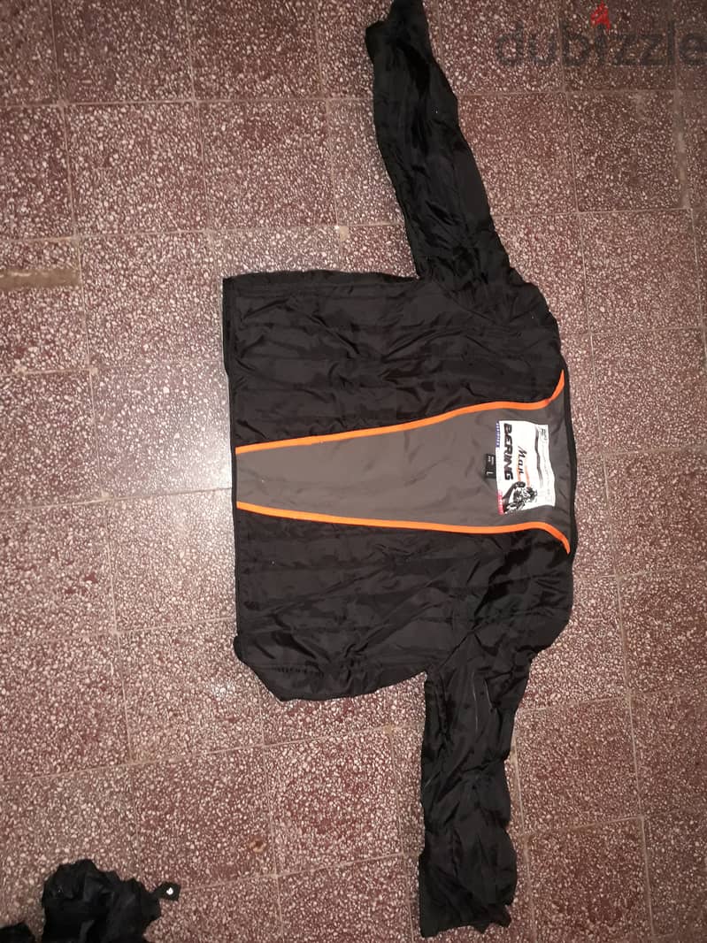 Jacket like new. size large 1
