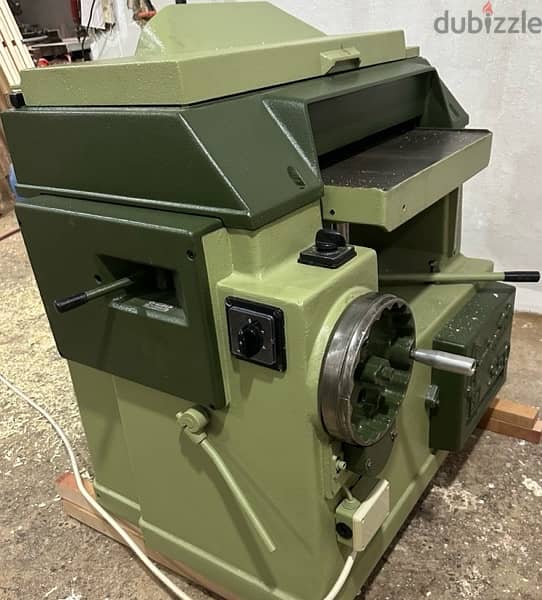 معدات نجارة مستعملة 03/083947 2