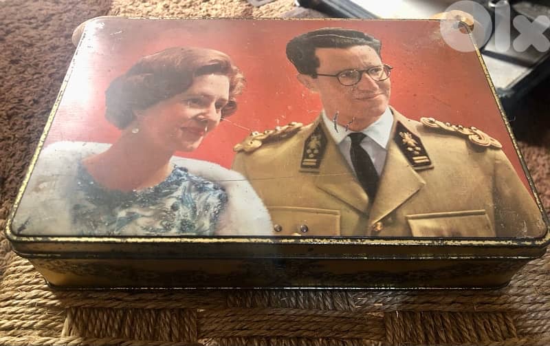 vintage 1960s tin box 1