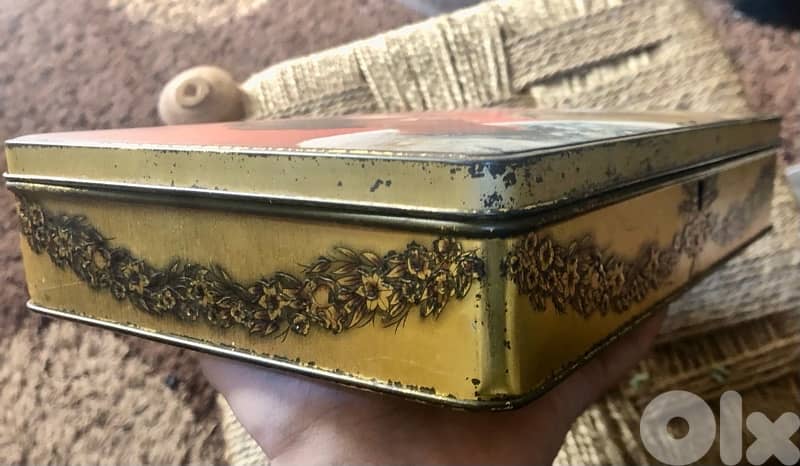 vintage 1960s tin box 3
