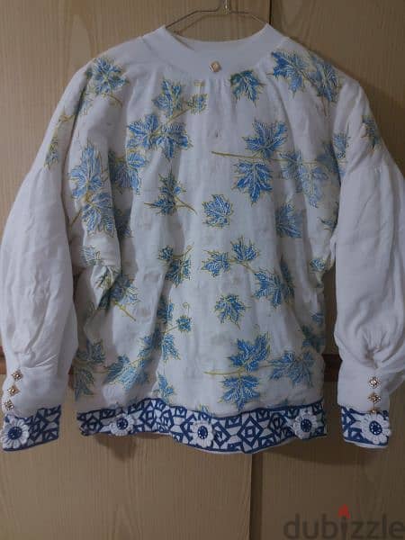 للبيع بلوزه نسائيه مبطنه 0
