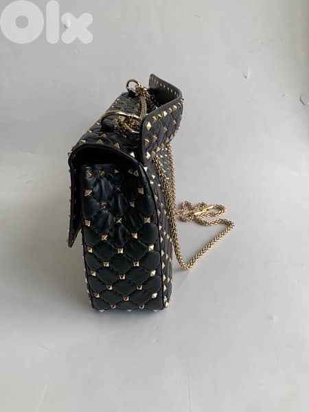 Valentino nappa rockstud spike black and gold bag 3