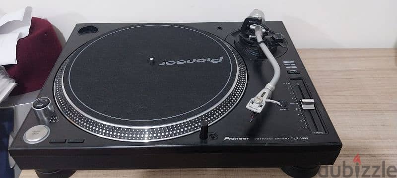 Pioneer turn tables PLX 1000 x2 1
