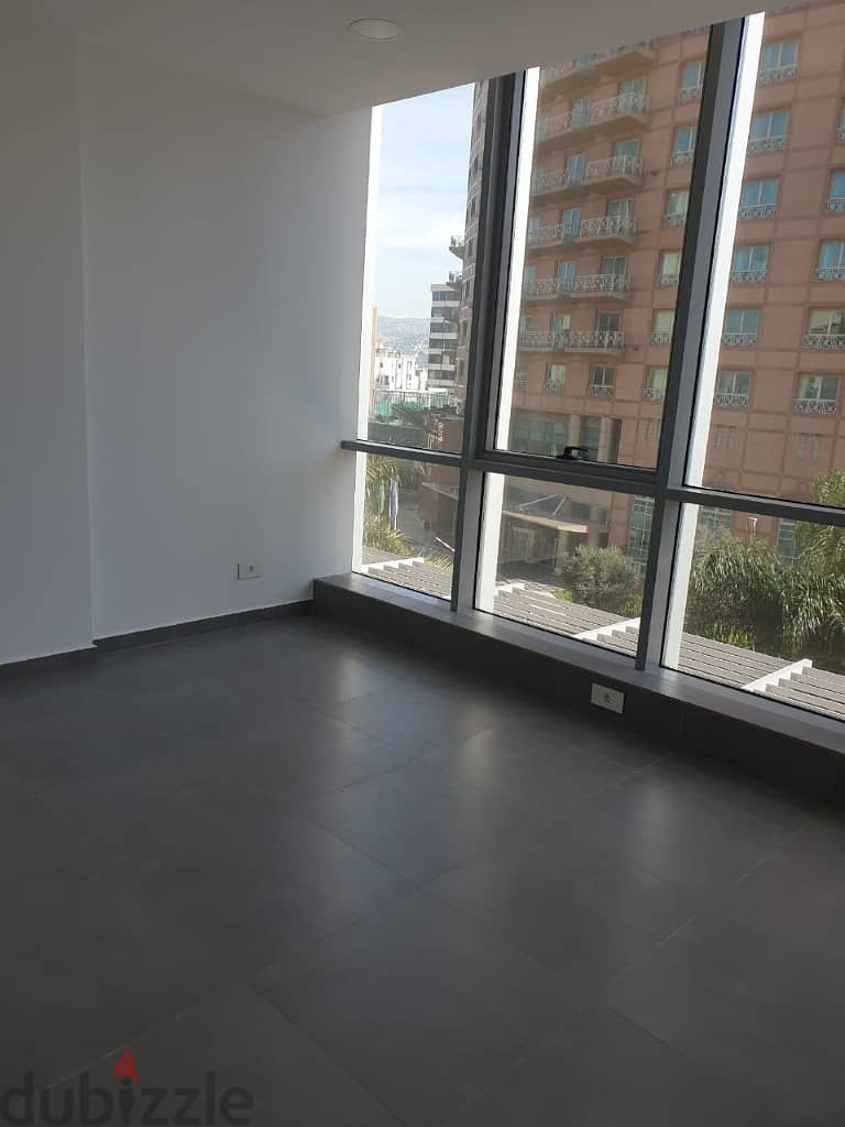 85 Sqm | Deluxe office for sale in Horch Tabet 0