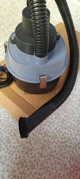Car vacuum cleaner. New. small,portable and practical 1