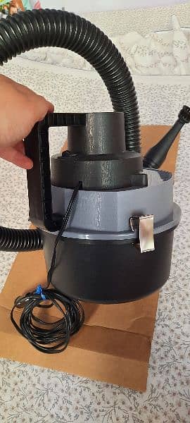 Car vacuum cleaner. New. small,portable and practical 3