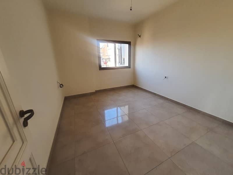 Whole building for sale at Basta El Tahta in Beirut 4