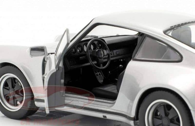 Porsche 911 Turbo diecast car model 1;24 4