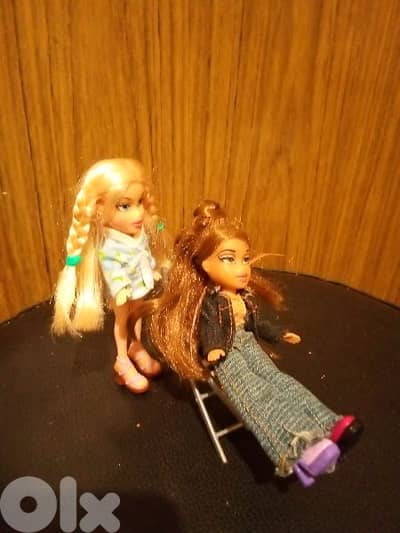 2 LIL BRATZ Smallest Ever MGA wearing dolls, Both +Long chair=30$