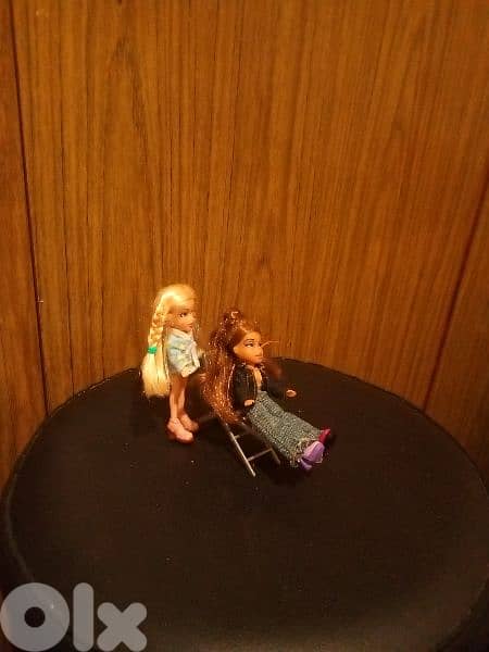 2 LIL BRATZ Smallest Ever MGA wearing dolls, Both +Long chair=30$ 5