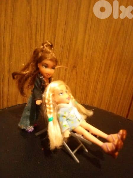2 LIL BRATZ Smallest Ever MGA wearing dolls, Both +Long chair=30$ 0