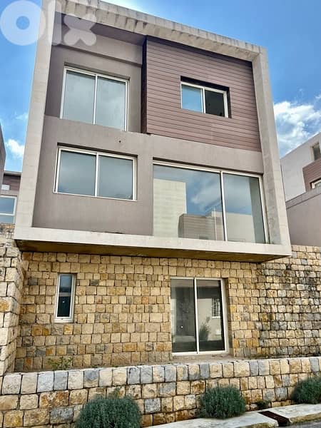 350sqm fully Detached villa in Kornet el Hamra 0