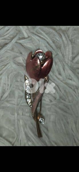 brooches vintage 1=7$ or 3= 15$ 2