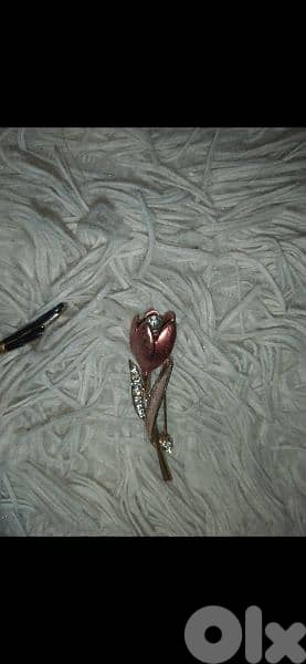 brooches vintage 1=7$ or 3= 15$ 4