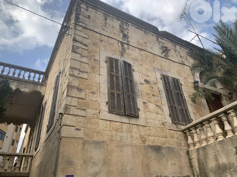 RWB100NK - Traditional standalone house for rent in the heart of Jbeil 0