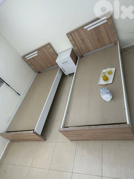 تختين مفرد عرض 96 سم مع كمدينة صغيرة 0