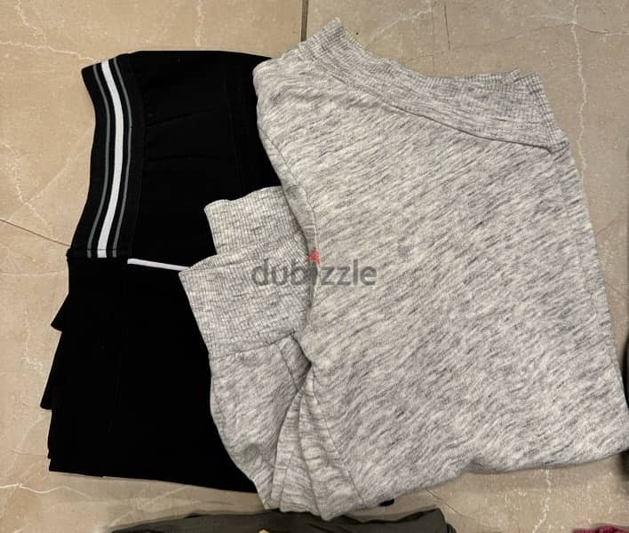 Any set (2pieces) 10$ . . . 3