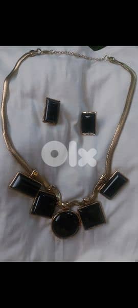 للبيع اكسسوارات وخواتم 1