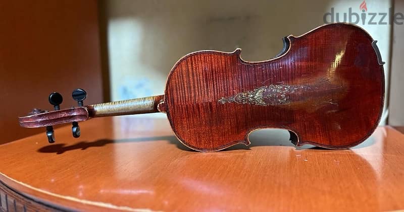 violin ايطالي  اثري قديم جدا صوت رائع  عمرها فوق ١٥٠ سنه 2