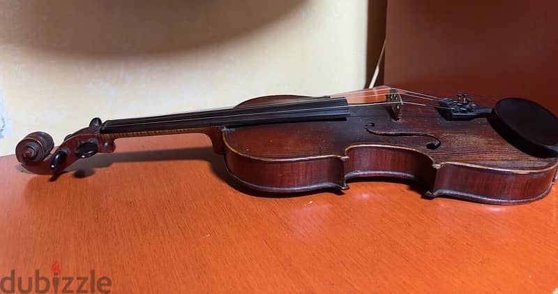 violin ايطالي  اثري قديم جدا صوت رائع  عمرها فوق ١٥٠ سنه 3