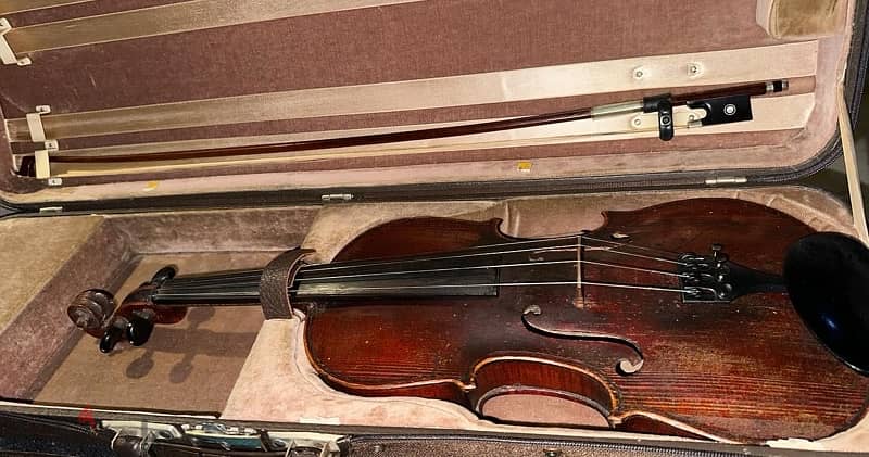 violin ايطالي  اثري قديم جدا صوت رائع  عمرها فوق ١٥٠ سنه 4