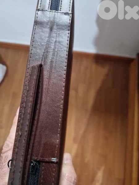 Faux Leather Set Excellent Cond 1