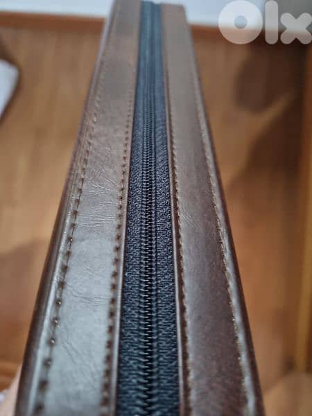 Faux Leather Set Excellent Cond 3