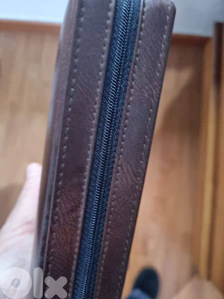 Faux Leather Set Excellent Cond 7