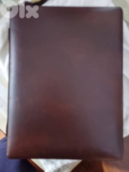 Faux Leather Set Excellent Cond 8