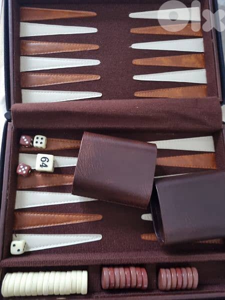 Faux Leather Set Excellent Cond 11