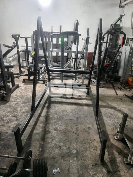 Squat rack used 03027072 GEO SPORT EQUIPMENT معدات نادي جديد ومستعمل 1
