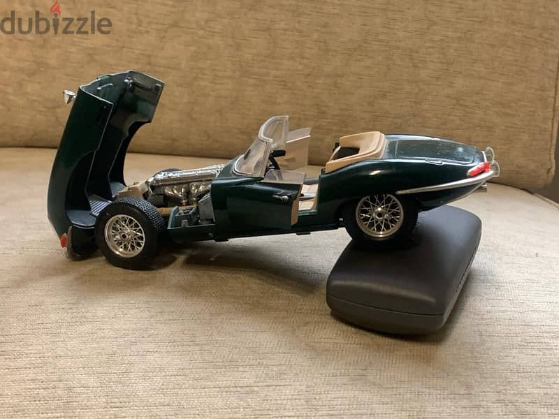 rarissim "E Type JAGUAR" 1/18 Burrago 1