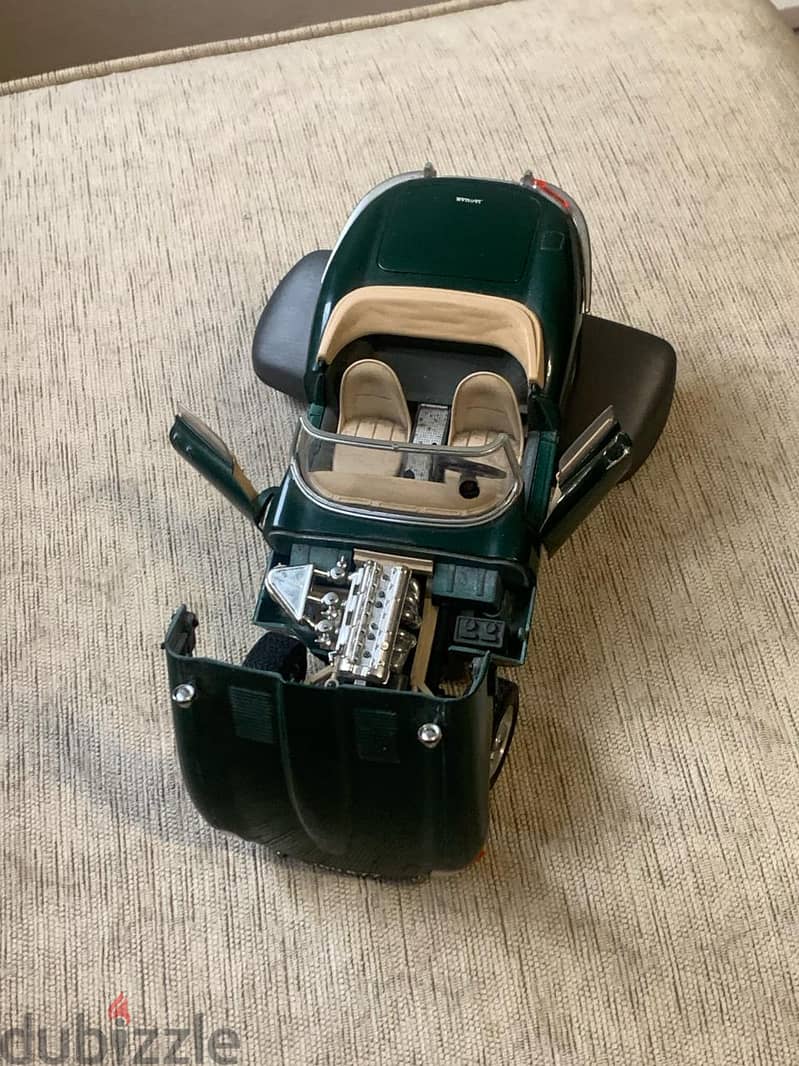 rarissim "E Type JAGUAR" 1/18 Burrago 2