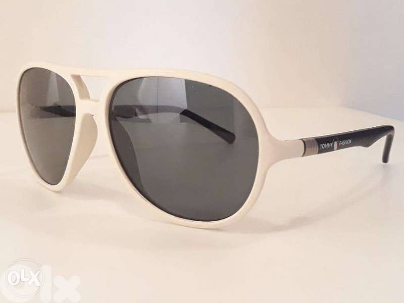 عوينات شمسية تومي فاشن نسائية - أسود وأبيض روعة Tommy Fashion B & W 1