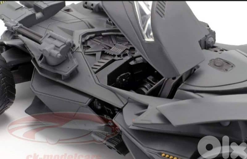 Batmobile (The Movie Justice League '17) diecast car model 1;24. 4