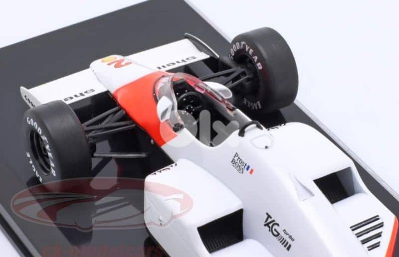 Mclaren MP4//2B (Alain Prost 1985) diecast car model 1;24. 5