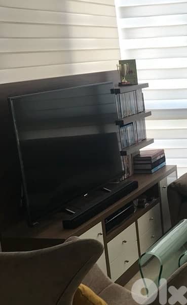 Tv cabinet in excellent condition like new 0