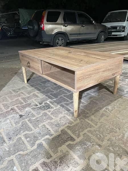 طاولة نص جديدة بافضل الاسعار من المعمل 1