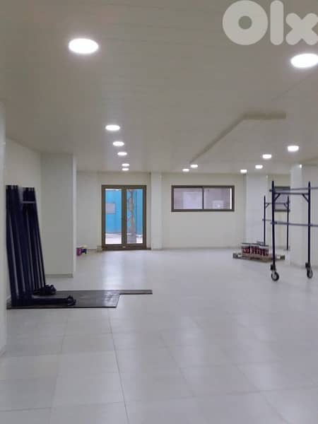 INDUSTRIAL BUILDING IN KARANTINA BEIRUT PORT 1500SQ 1