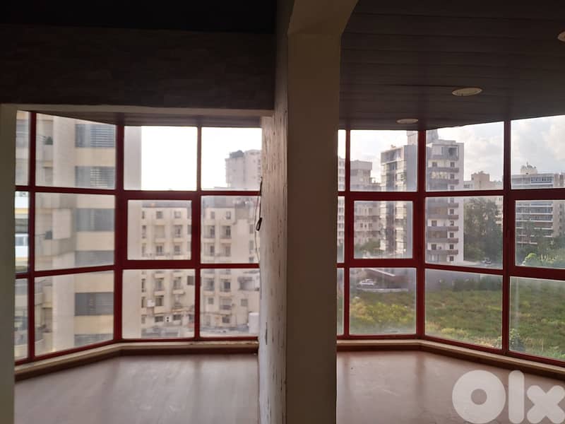 Office in commercial center in Zalka for saleمكتب في المركز التجاري 0