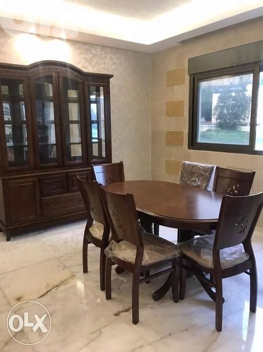 طاوله سفره مع 6 كراسي وفاترين 0