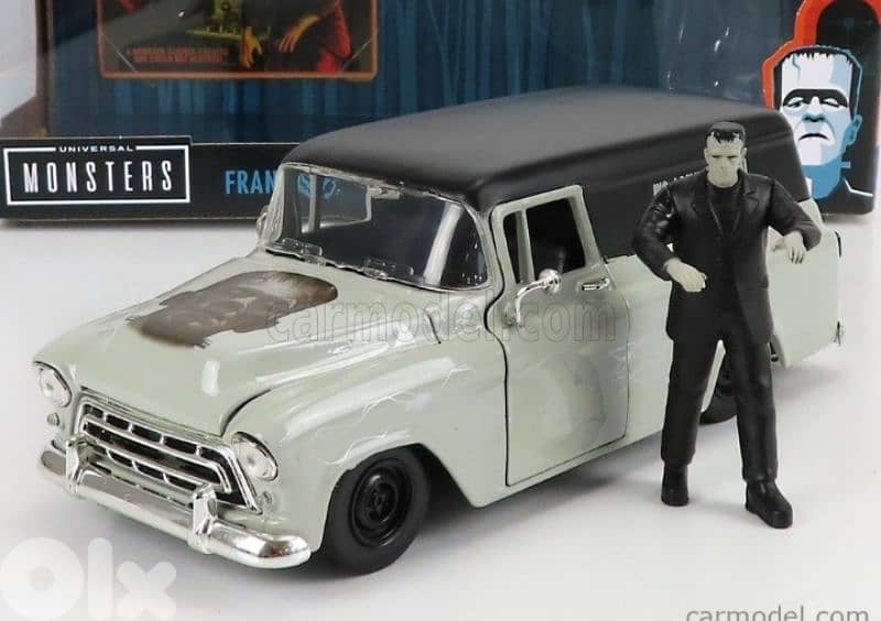Chevy Suburban '57 (With Frankenstein figure) diecast car model 1;24 1
