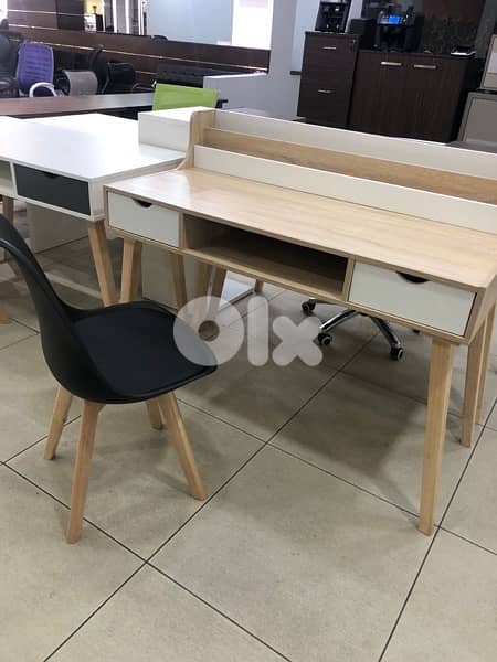 office desk  f1 0