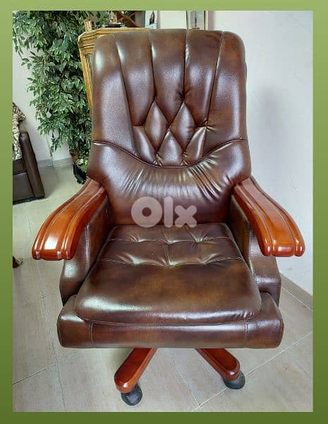 Office Furniture ( 11 pieces ) فرش مكتب 1