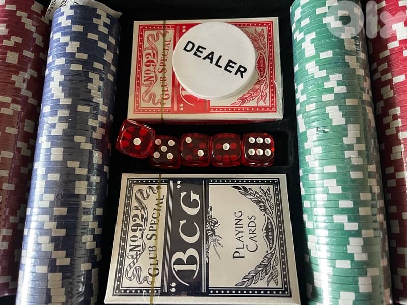 POKER SET (300 CHIPS , 2 DECK OF CARDS, DICE) 1